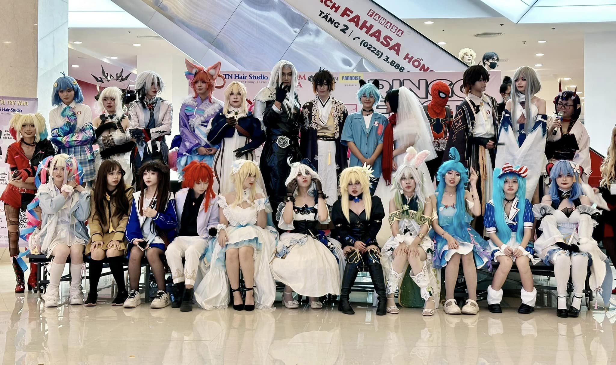 Cháy mắt với dàn ban giám khảo và khách mời lễ hội cosplay Ringo Fiesta